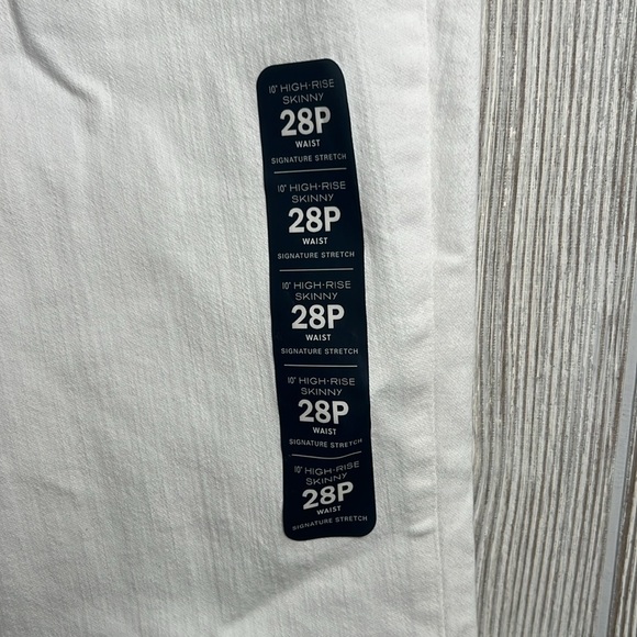 J Crew 10" high-rise white skinny jean in signature stretch Size 28P - Picture 2 of 4